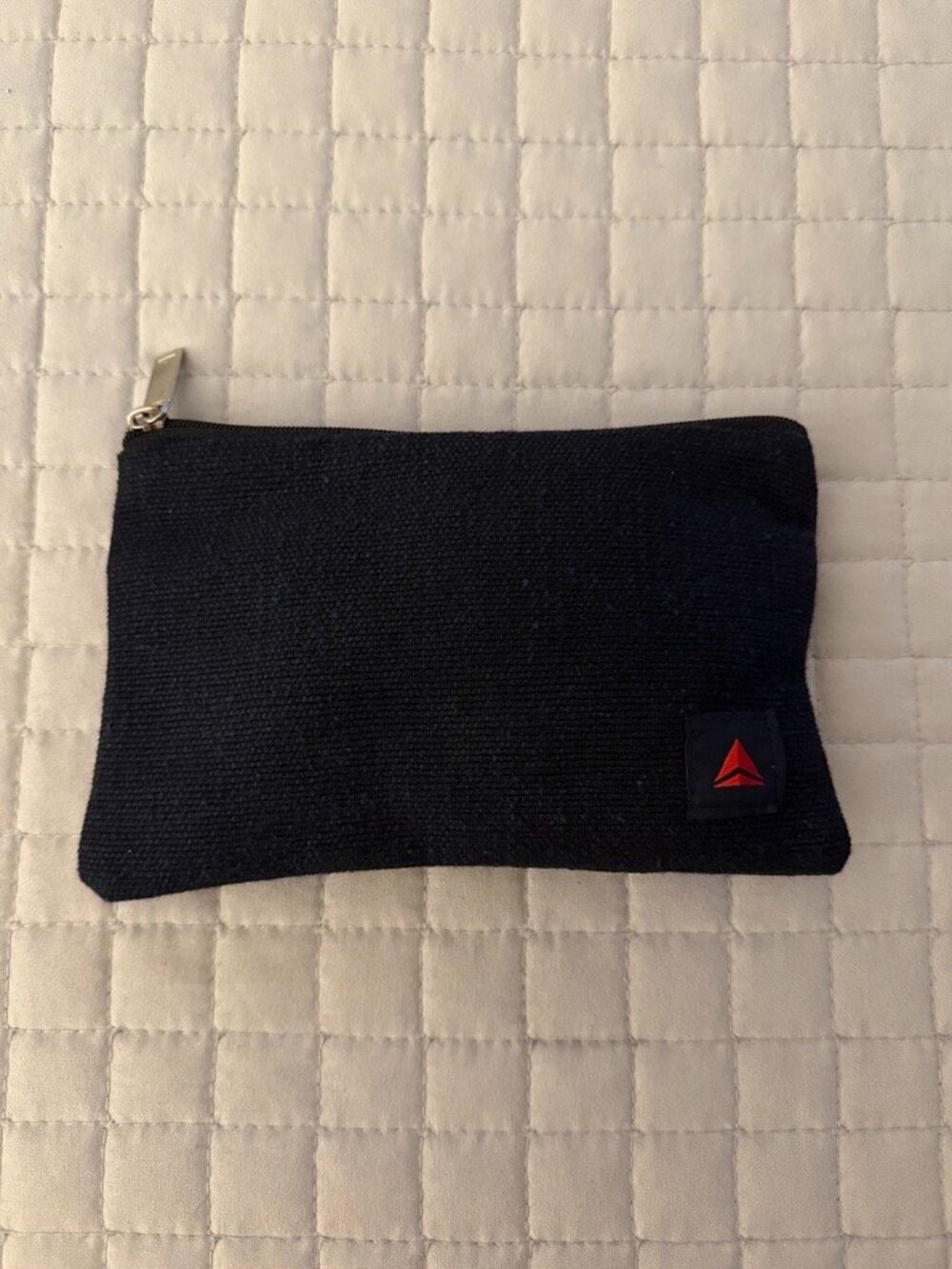 Delta One Someone Somewhere Navy Amenity Travel Kit Pouch Complete